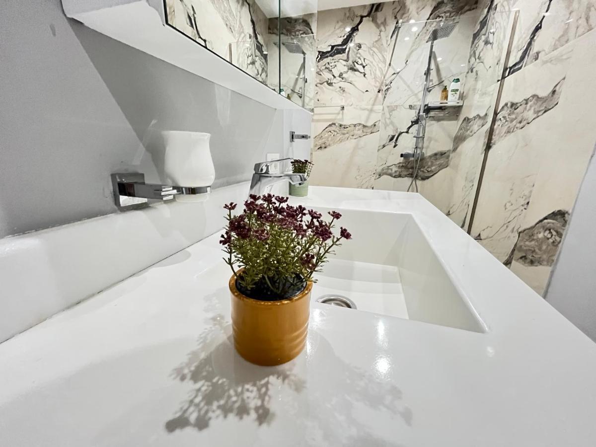 Flat 86 - Explore The Heart Of Tirana Exterior foto